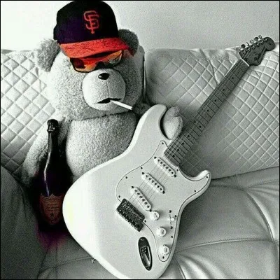 Pour fêter l'évènement, un ami de Quizz.Biz, que vous avez reconnu, est venu jouer un peu de musique, Il nous chante "Blue Eyes" de....