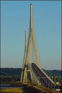 Il est superbe le Pont de Normandie, mais en quelle anne a-t-il t inaugur ?