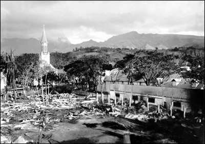 En quelle année la ville de Papeete (capitale de Tahiti) fut-elle bombardée ?