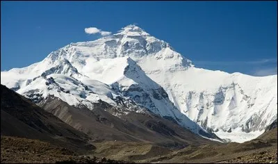 Quelle est la montagne la plus haute du monde ?