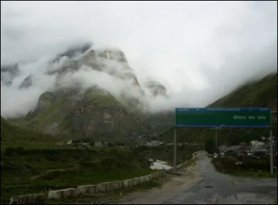 Quel est le col de montagne le plus haut du monde ?