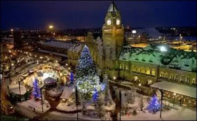 À Metz (Moselle), les habitants portent le gentilé ...