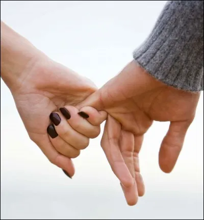 Finalement pour ma dernière question, est-ce que tu es en couple ?