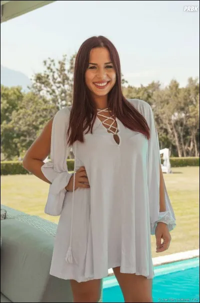 Où habite Stéphanie ?