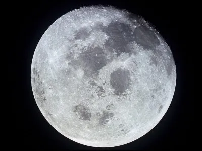 Quel est le satellite naturel de la Terre ?