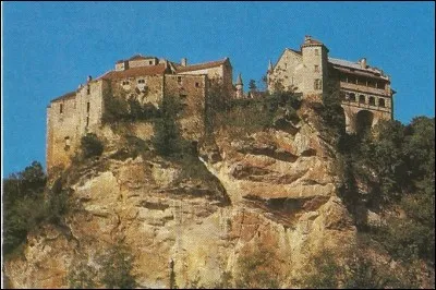 Quel nom porte le ch&acirc;teau de Bruniquel ?