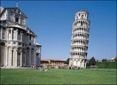 La tour de Pise se trouve en Espagne.