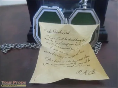 Que signifient les initiales R.A.B ?