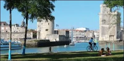 Les habitants de La Rochelle (Charente-Maritime) sont des ...