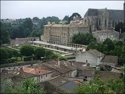 François est un habitant de Celles-sur-Belle (Deux-Sèvres). Il porte le gentilé ...