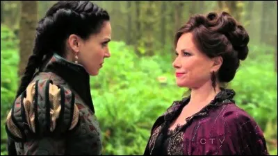 Comment s'appelle la mère de Regina ?