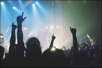 Qui chante "Linda" ?