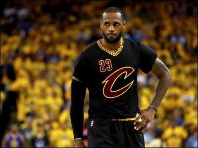 Ce c&eacute;l&egrave;bre basketteur joue aux Cavaliers de Cleveland.