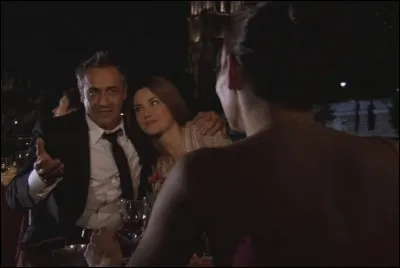 Comment se prénomme l'amie d'Alice dans "Ressources inhumaines" ?