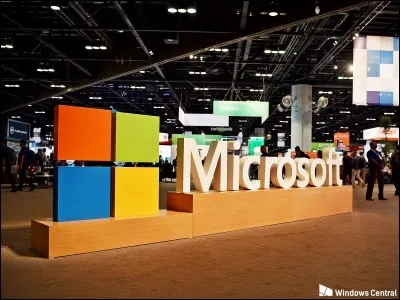 Quelle est la couleur du carré de l'angle supérieur gauche du logo Microsoft ?