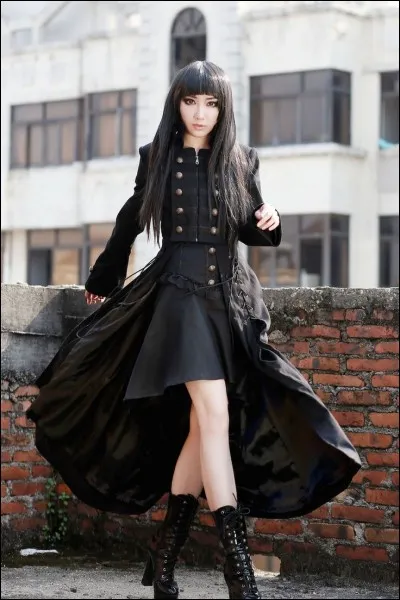 Dans la sous-culture gothique, quelle couleur est prédominante ?