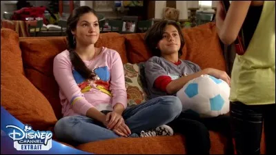 Qui est le petit copain de Rachel ?