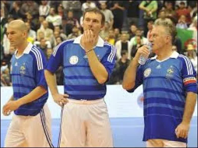 Qui est l'entraîneur de l'Equipe de France actuellement en 2017 ?