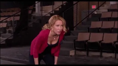 Comment s'appelle cette fille ?