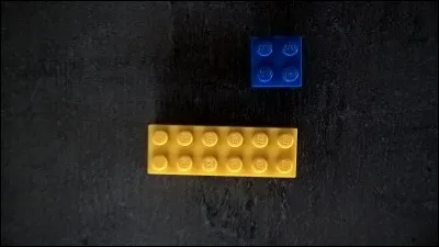 Quelle fraction du Lego jaune le Lego bleu représente-t-il ?