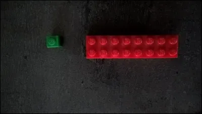 Quelle fraction du Lego rouge le Lego vert représente-t-il ?