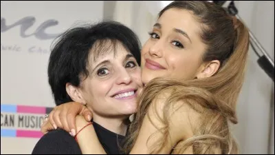 Comment s'appelle sa mère ?