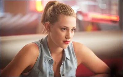 Comment s'appelle cette belle adolescente ?