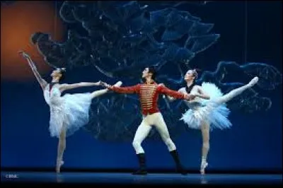 Qui est le compositeur de la musique du célèbre ballet féerique "Casse-noisette" ?