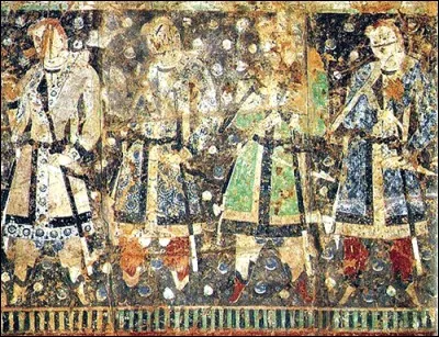 Contre quelle puissance l'Empire d'Orient s'est-il battu dans d'interminables conflits laissant les deux très amoindris ?