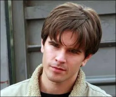 Comment s'appelle l'acteur qui joue Ty ?