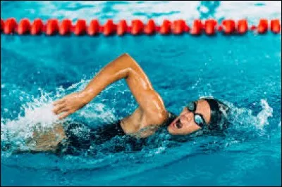 Après un bon repas, il faut faire du sport pour être en forme. Vous courez jusqu'à une piscine et vous faites ...