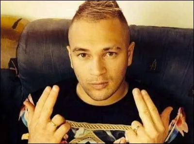 Quelle est la première chanson qu'il a sortie ?