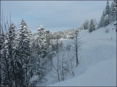 Il se lança dans la descente de la pente du Recoin de Chamrousse en 1878 : l'alpiniste H. Duhamel. Où est-ce ?