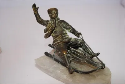 Est-ce qu'il porte des cuissardes ?