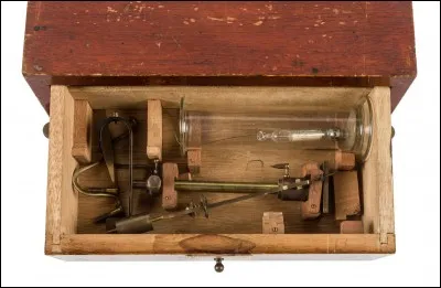 Quel instrument sert à déterminer la densité des liquides ?