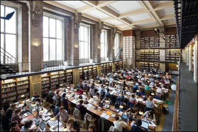 Quelle est la date historique de fondation de l'université de Bordeaux ?