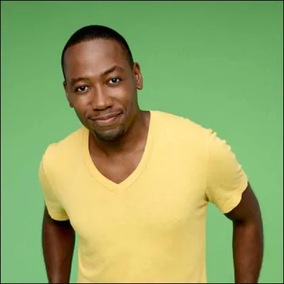 Qui dissuade Winston de devenir policier ?