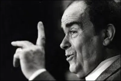 Georges Marchais est-il un menteur ?
Il déclare en 1978 en parlant du régime soviétique : "Le bilan global de ces soixante-et-un ans est positif. Le goulag ? À supposer qu'il existe."