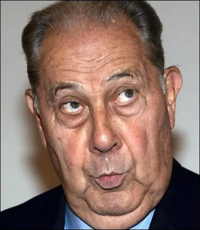 Charles Pasqua est-il un menteur ?
Il dit en 1988, reprenant une formule dite par Henri Queuille, homme politique des IIIe et IVe Républiques ("Les promesses n'engagent que ceux qui les écoutent") : Les promesses des hommes politiques n'engagent que ceux qui les reçoivent".