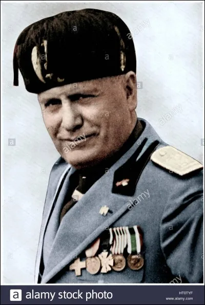 En quelle année Benito Mussolini arriva-t-il à la tête de l'Italie ?