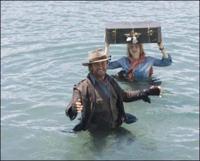 Jodie Foster est désopilante dans la première partie de ce film, "L'île de Nim", dans lequel elle joue une écrivaine célébre totalement agoraphobe. Dans quelle mer est l'île de Nim, la petite fille ?