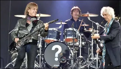 Que nous chantait le groupe T&eacute;l&eacute;phone" ?