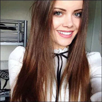 Qui est cette youtubeuse ?