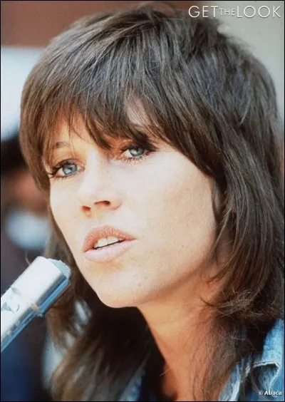 Qui est cette dame au micro ?