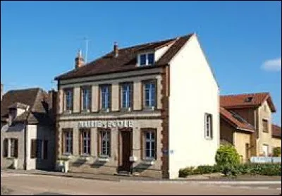 Commune de Bourgogne-Franche-Comté, dans le Gâtinais, Montacher-Villegardin se situe dans le département ...