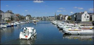 Où se trouve la ville de Redon ?