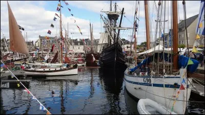 Où se situe la ville de Paimpol ?