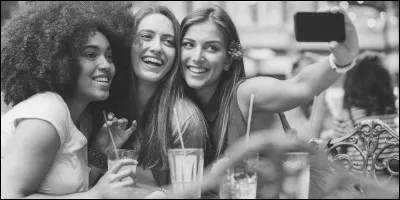 Parles-tu d'amour avec tes amies ?