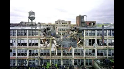 Quelle est la date où la ville a déclaré avoir fait faillite ?