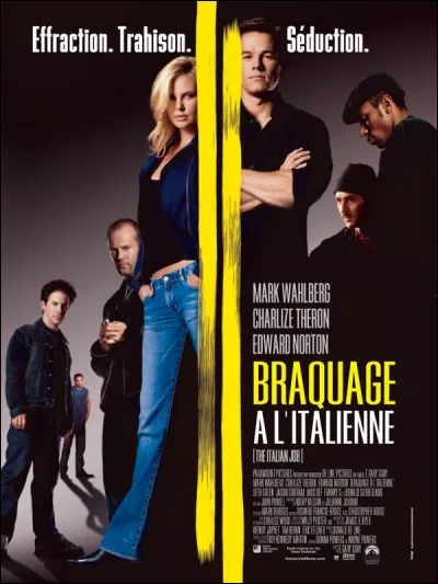 Dans le film "Braquage à l'italienne" quelle voiture conduit (Charlize Theron) Stella Bridger ?
